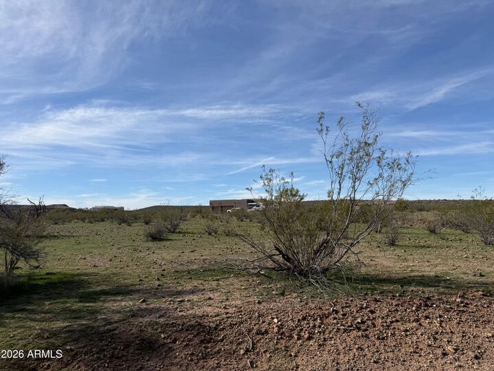 Property Photo:  970 Settlers Lane 12  AZ 85390 