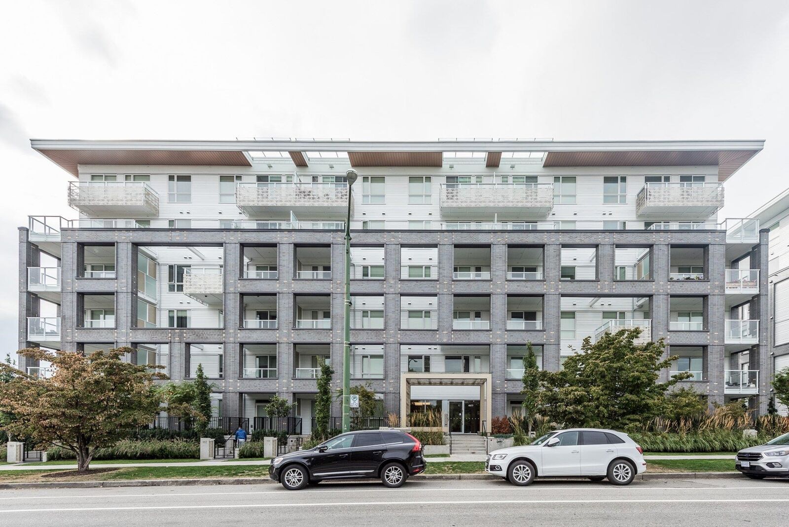 Property Photo:  6677 Cambie Street 601  BC V6P 0E6 