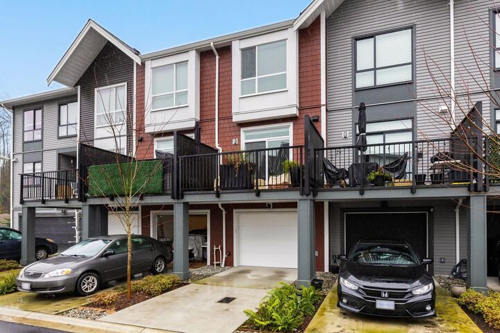 Property Photo:  2886 Montrose Avenue 44  BC V2S 0N7 