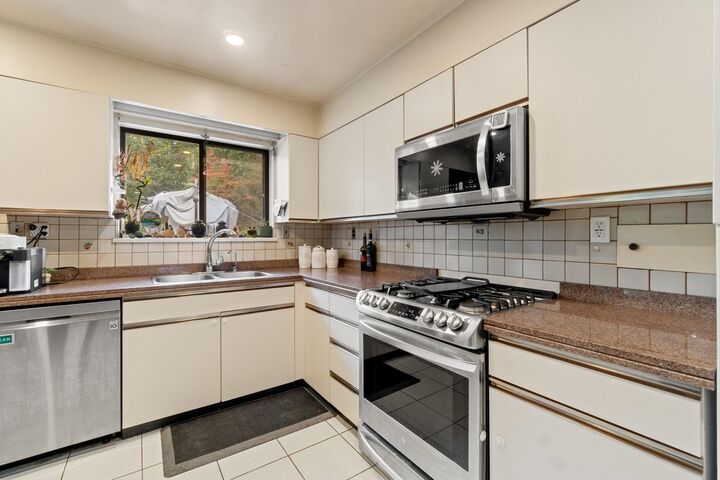 Property Photo:  3278 Coy Avenue  BC V3E 3H3 
