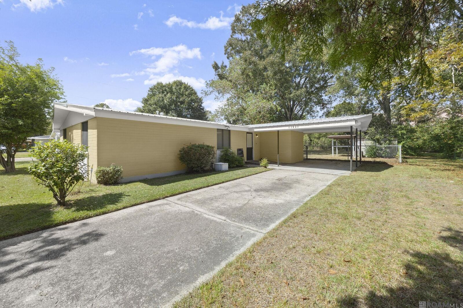 Property Photo:  11631 Biscayne Dr  LA 70814 