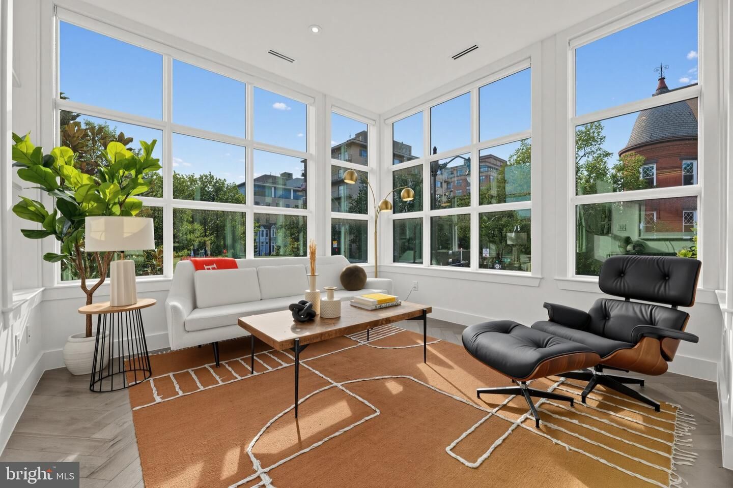 Property Photo:  1500 17th Street NW B  DC 20036 