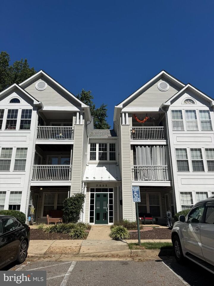 Property Photo:  7532 Coxton Court G-127  VA 22306 