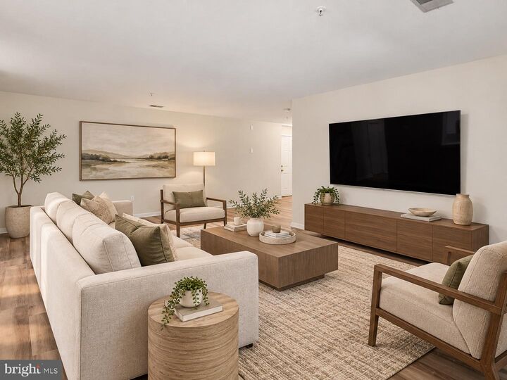 Property Photo:  7532 Coxton Court G-127  VA 22306 
