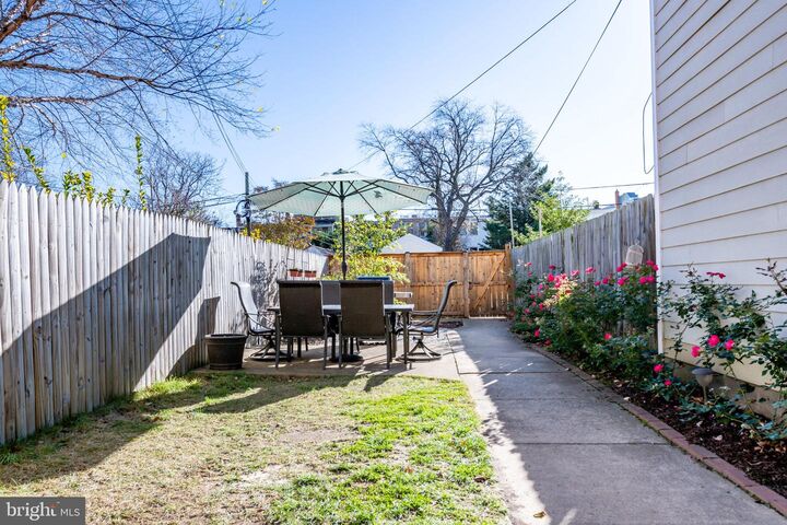 Property Photo:  1815 E East Capitol Street SE 2  DC 20003 