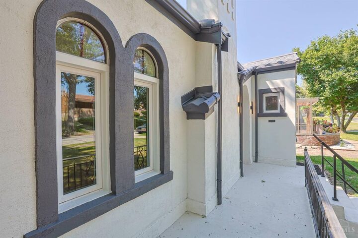 Property Photo:  1515 Kenova Avenue  OH 45237 