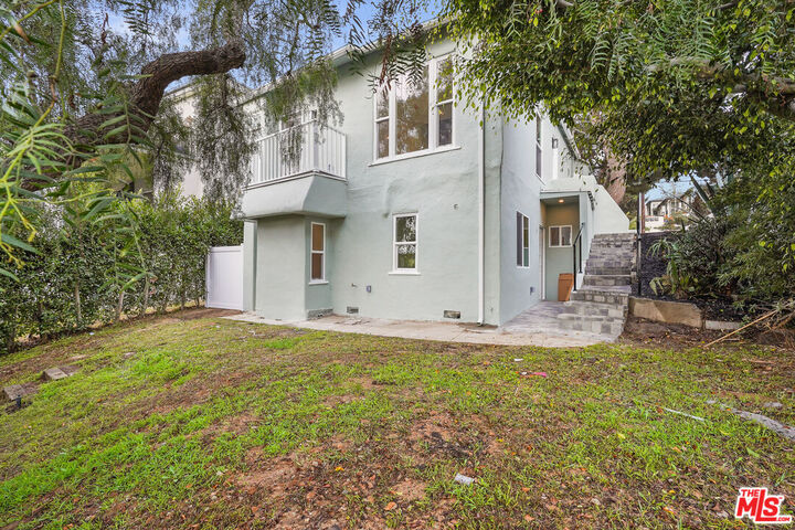 Property Photo: 726 Pier Ave, Unit B CA 90405