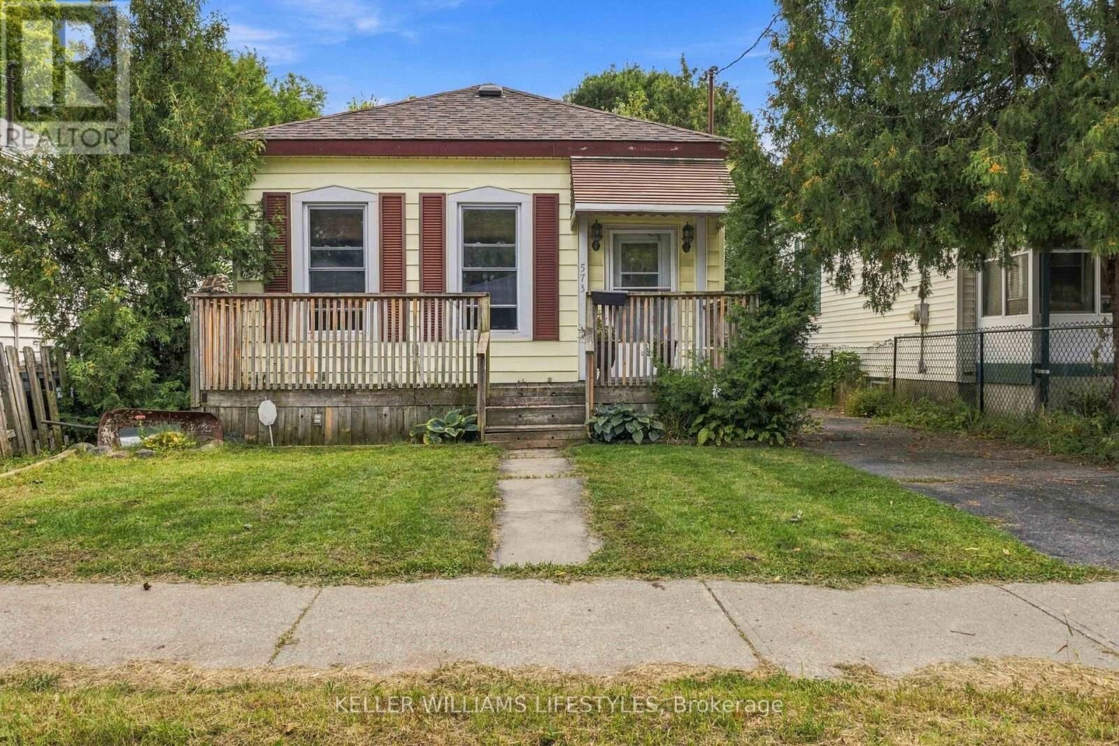 Property Photo:  573 Hill Street  ON N6B 1E9 
