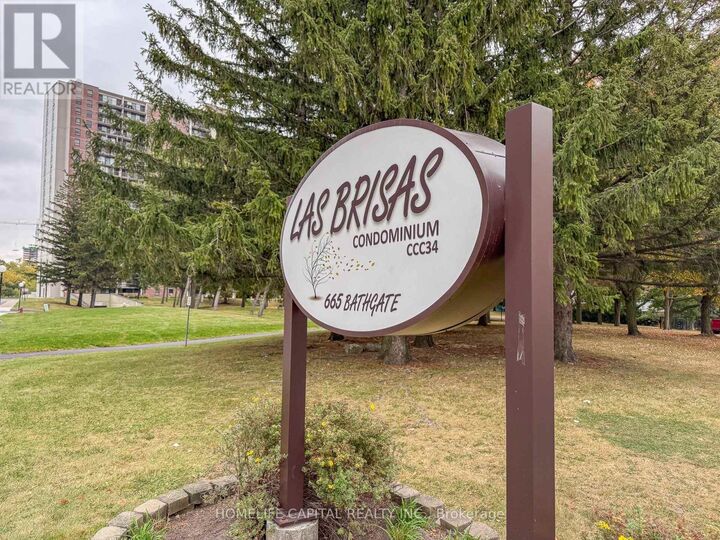 Property Photo: 665 Bathgate Drive 408 ON K1K 3Y4