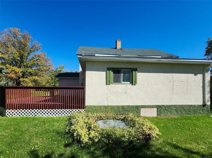 Property Photo:  13 1st Street North  MB R0C 0W0 