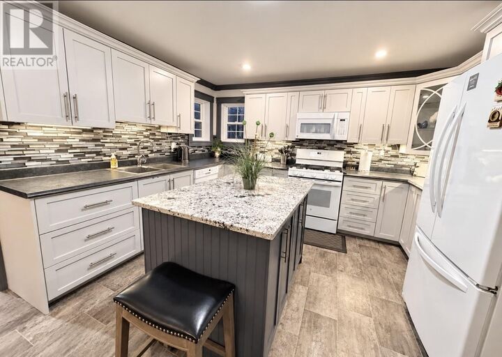 Property Photo:  82 Lincoln Road  NL A2A 1N5 