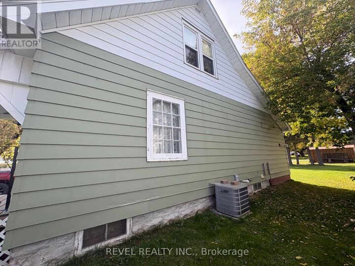 Property Photo: 107 Fifteenth Avenue ON P0L 1C0