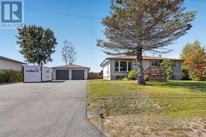 Property Photo: 4241 Addy Crescent ON P3P 1S2