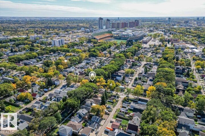 Property Photo:  11347 89 Street NW  AB T5B 3T5 