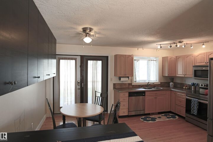 Property Photo:  3 Dorchester Road  AB T7X 2B2 