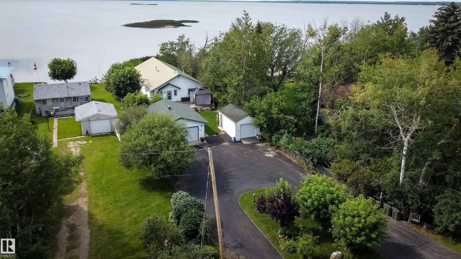 Property Photo:  4740 Sunset Drive  AB T0E 0A0 