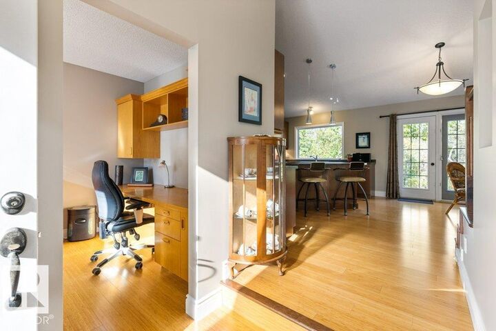 Property Photo:  27 Fair Oaks Drive  AB T8N 1P7 
