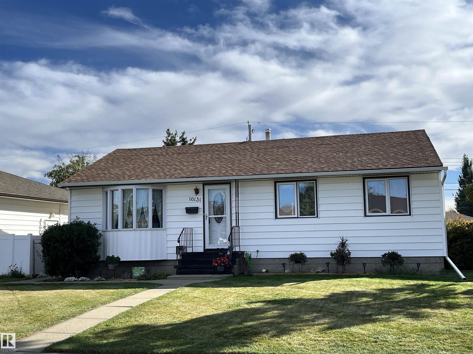 Property Photo:  16131 110B Avenue NW  AB T5P 1J6 