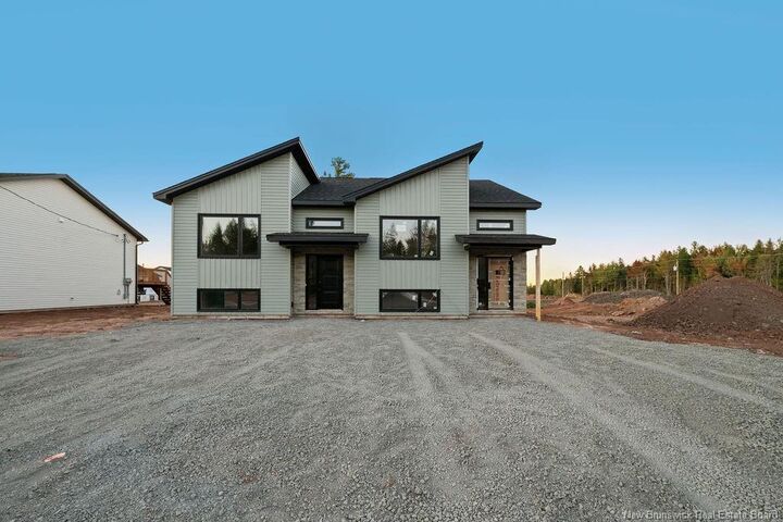 Property Photo:  195 Carrington Drive  NB E1B 5E8 