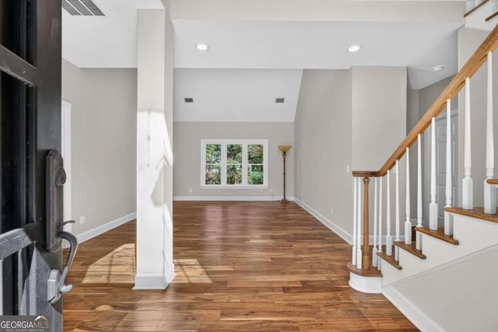 Property Photo: 125 Kiveton Park Drive GA 30075