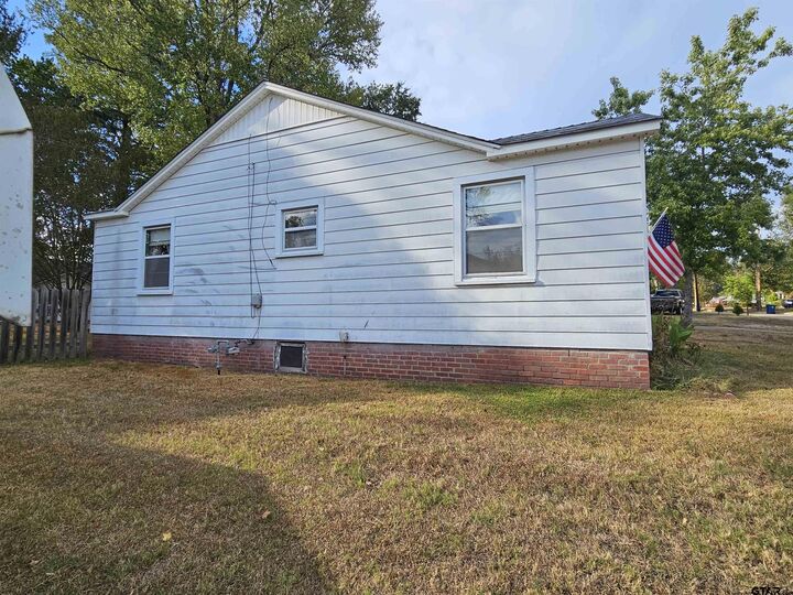Property Photo:  607 Thompson  TX 75662 