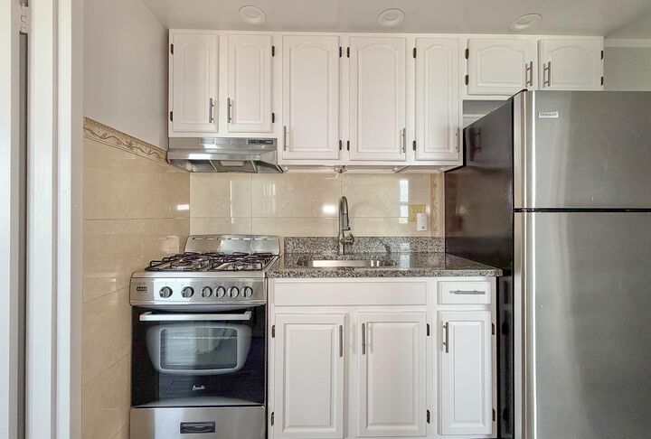 Property Photo: 1817 John F Kennedy Blvd 5E NJ 07047