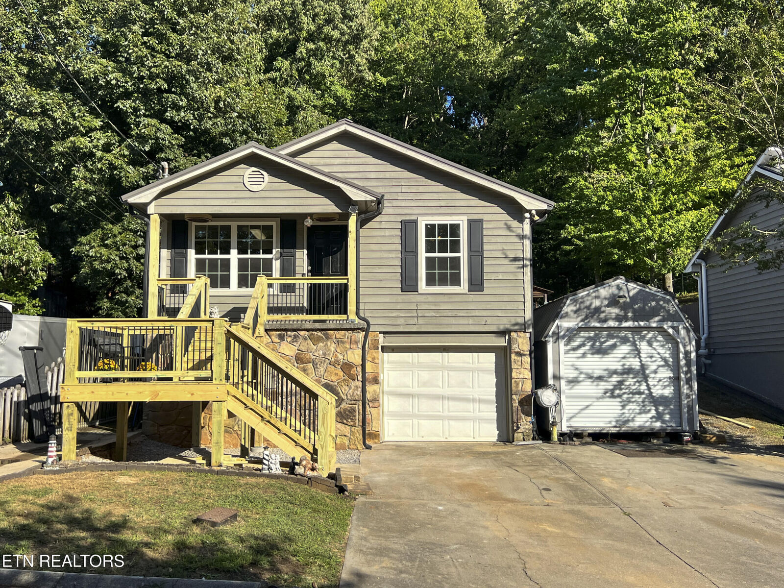 Property Photo:  1520 Weeping Willow Court  TN 37931 
