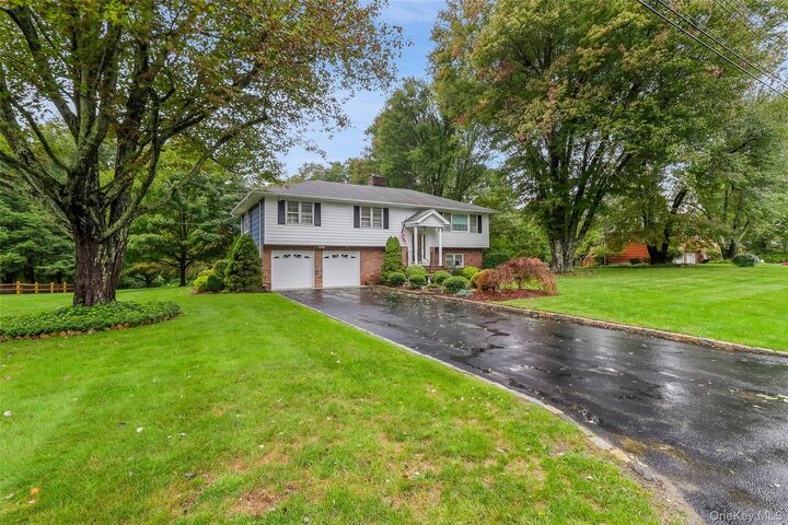Property Photo:  5 Susan Drive  NY 10589 