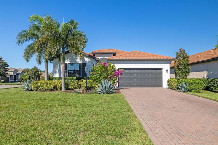 Property Photo:  4602 Royal Dornoch Circle  FL 34211 