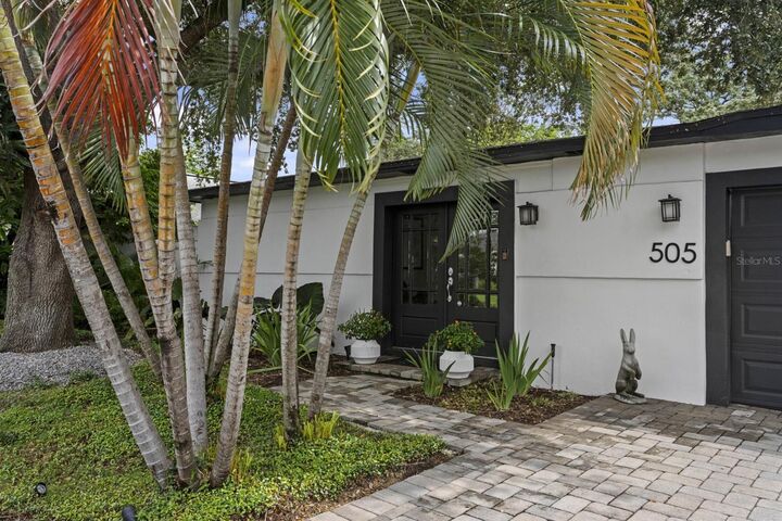 Property Photo: 505 N Beverly Avenue FL 33609
