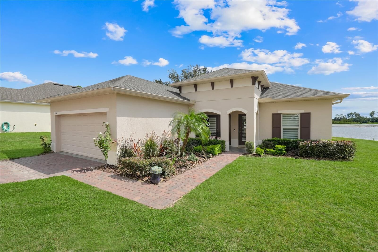 Property Photo:  124 Islabella Way  FL 34736 