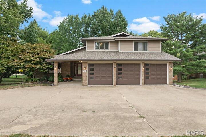 Property Photo: 14 Ginger Crest Drive IL 62034