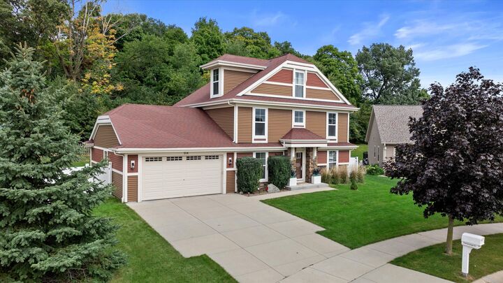 Property Photo: 914 Durango Dr WI 53027