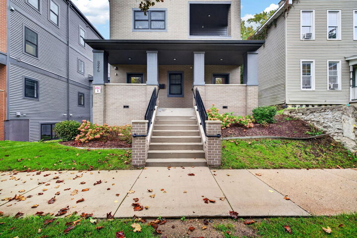 Property Photo: 826 Fairview Avenue NE MI 49503