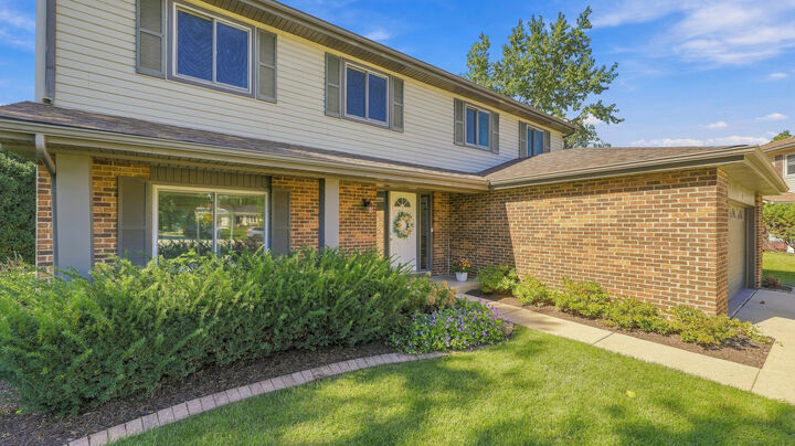 Property Photo:  7 Pheasant Court  IL 60517 