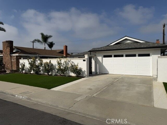 Property Photo: 21311 Antiqua Lane CA 92646