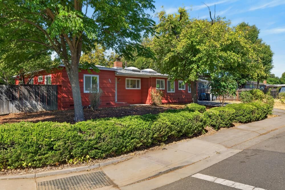 Property Photo: 801 N Campus Way CA 95616