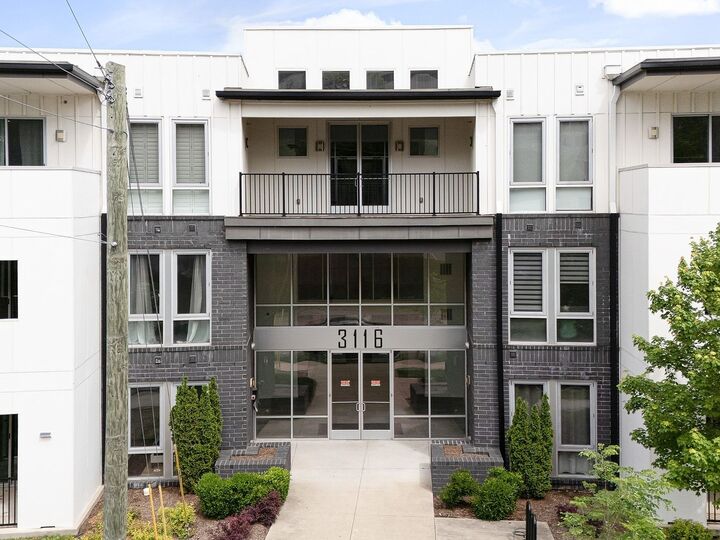 Property Photo:  3116 W End Cir 110  TN 37203 