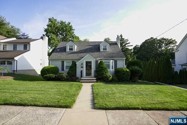 Property Photo:  237 Glen Avenue  NJ 07432 