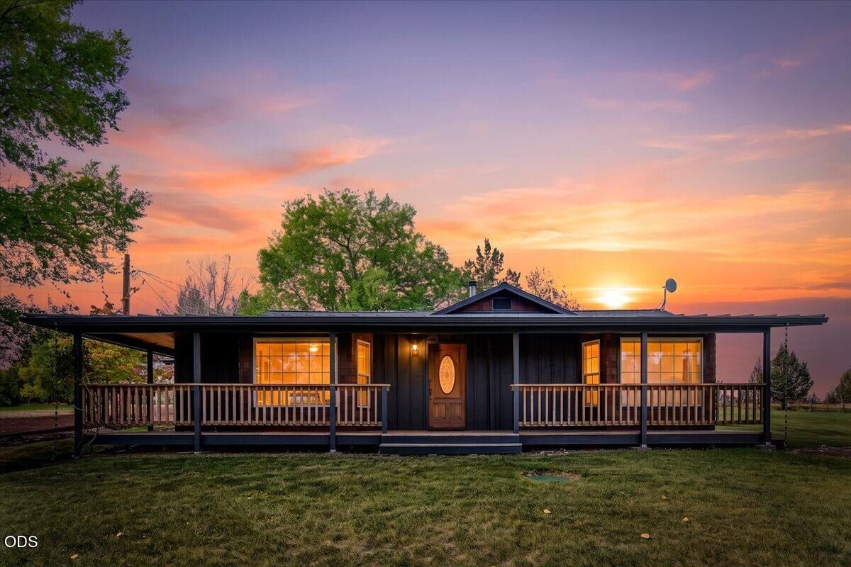 Property Photo:  2097 NW Helmholtz Way  OR 97756 