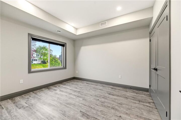 Property Photo: 600 Norfolk Street 104 ON N3Y 0H5