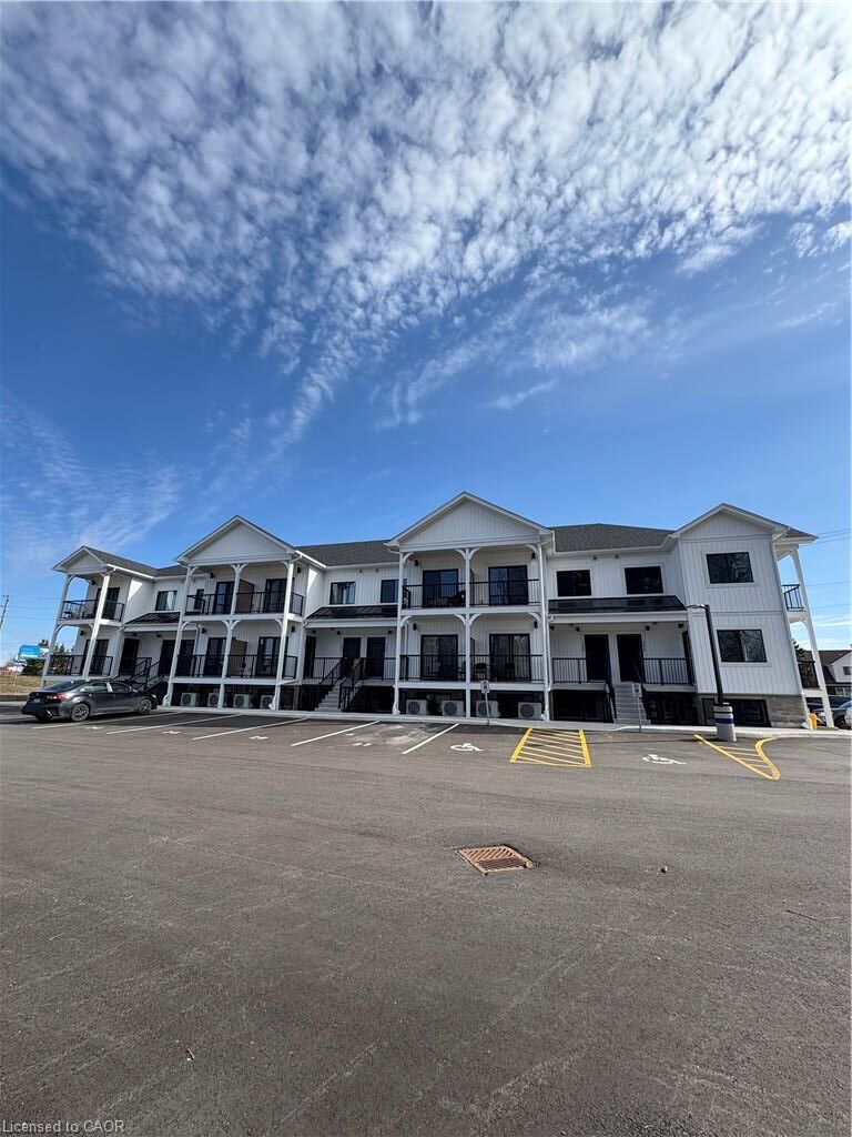 Property Photo: 600 Norfolk Street 102 ON N3Y 0H5