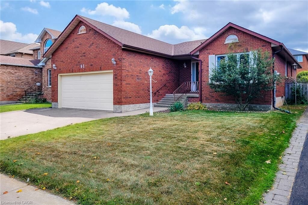 Property Photo:  61 Highland Road  ON L8J 2T7 