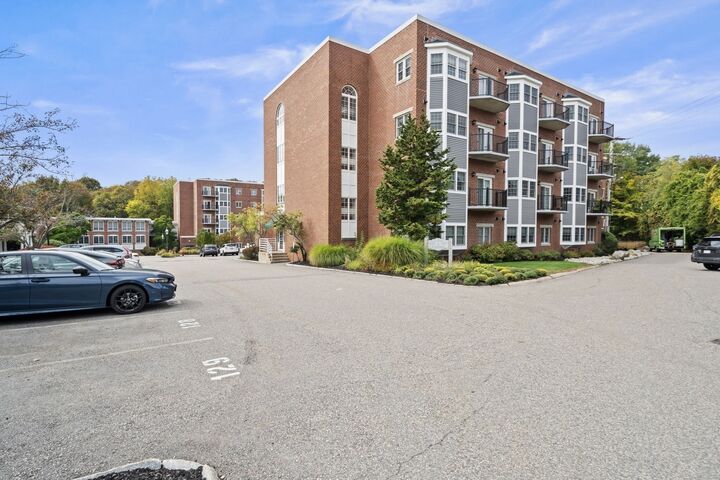 Property Photo:  148 Main St C439  MA 01845 