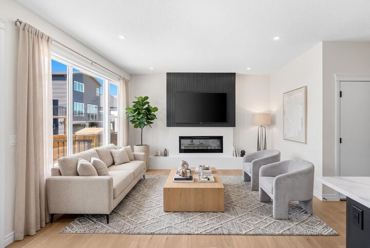 Property Photo:  63 Annette Rise NW  AB T3R 2L6 