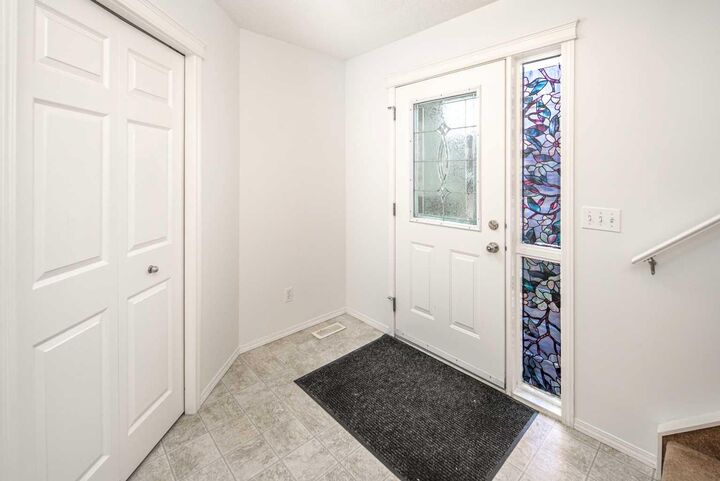 Property Photo:  112 Everridge Drive SW  AB T2Y 4R4 