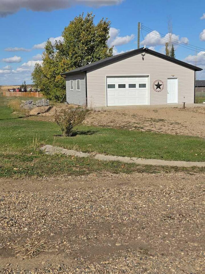 Property Photo:  4 Sifton Crescent  AB T0B 2V0 