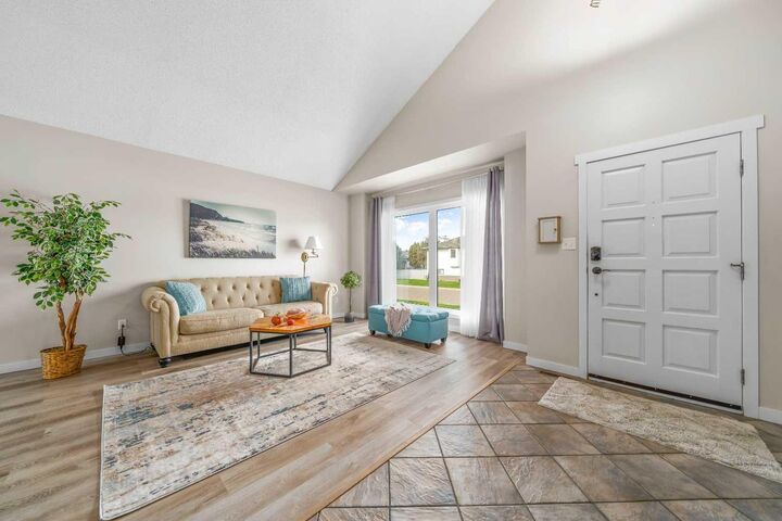 Property Photo: 11 Taylor Crescent SE AB T1B 3X5