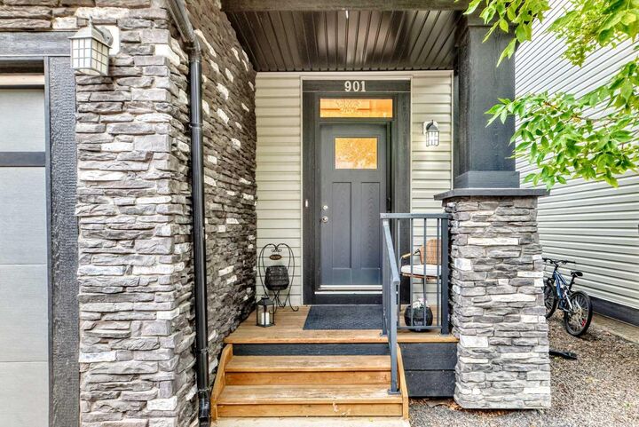 Property Photo: 110 Coopers Common SW 901 AB T4B 3Y3