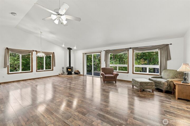 Property Photo:  2012  Lorraine Drive SE  WA 98501 